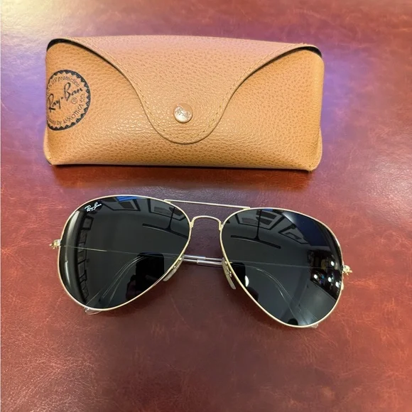 Ray-Ban Gold Aviator Sunglasses RB3026 - Picture 2 of 6